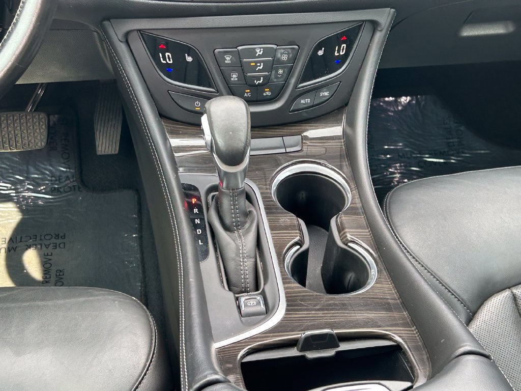 Used 2019 Buick Envision Essence FWD image 18