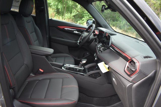 Used 2026 Chevrolet TrailBlazer RS w/ Convenience Package AWD/4WD image 12