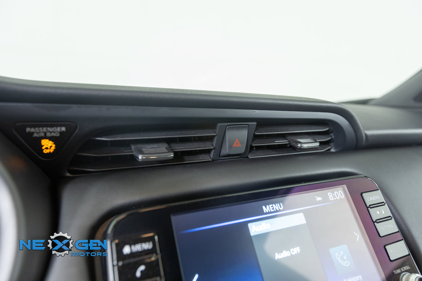 Used 2024 Nissan Kicks SR w/ SR Premium Package FWD image 18