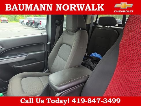 Used 2017 Chevrolet Colorado LT w/ LT Convenience Package RWD image 20