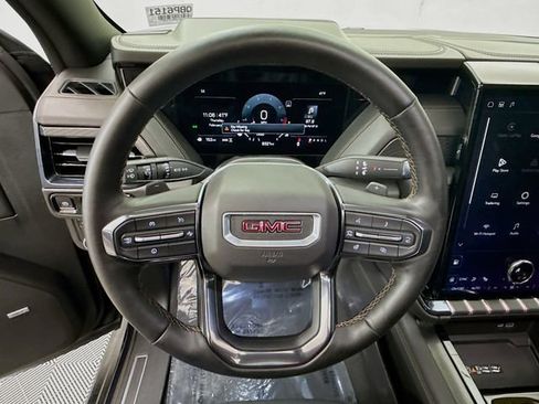 Used 2025 GMC Yukon AT4 w/ AT4 Premium Package image 13