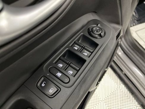 Used 2016 Jeep Renegade Latitude image 30