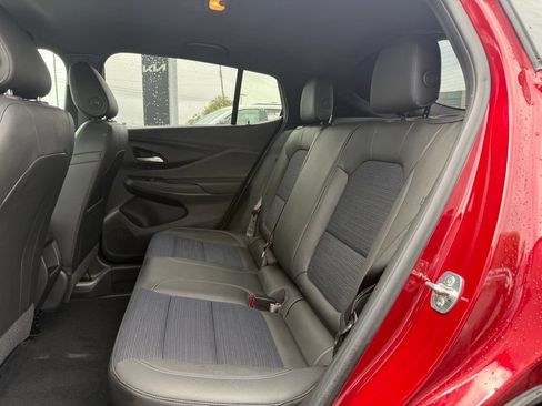 Used 2024 Buick Envista Preferred FWD image 27