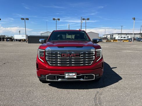 Used 2024 GMC Sierra 1500 Denali AWD/4WD image 9