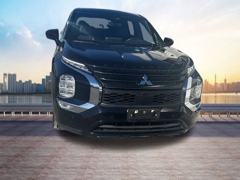 Used 2024 Mitsubishi Outlander SE Black Edition image 10