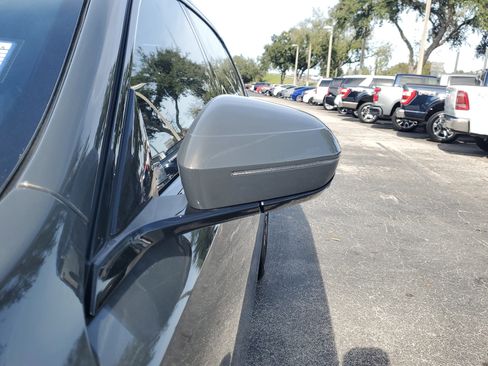 Used 2023 BMW 760i xDrive image 4