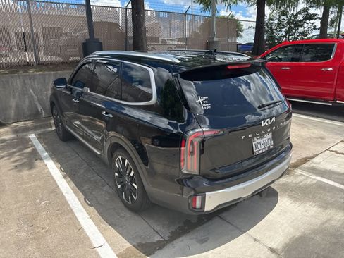 Used 2024 Kia Telluride SX w/ Towing Package FWD image 3