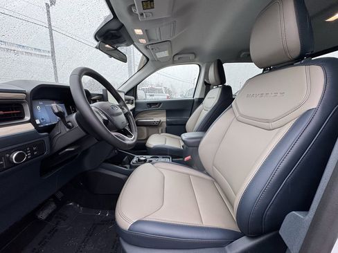 Used 2025 Ford Maverick Lariat image 16