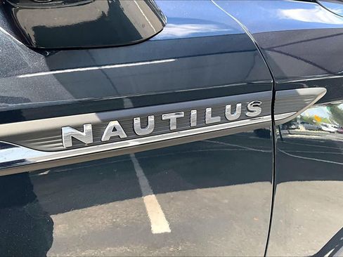 Used 2023 Lincoln Nautilus Reserve w/ Equipment Group 201A AWD/4WD image 10