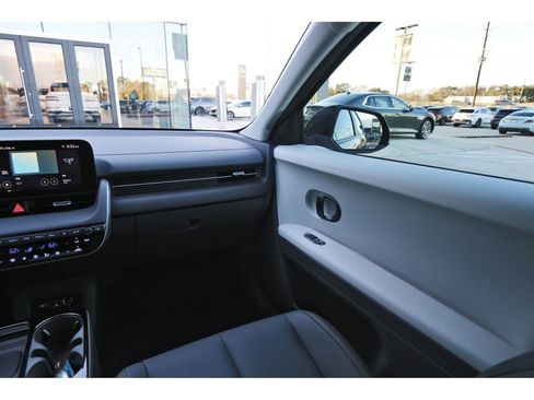 Certified 2025 Hyundai Ioniq 5 SEL RWD image 13