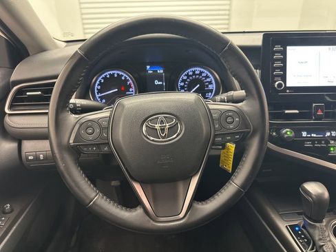 Used 2022 Toyota Camry SE image 18