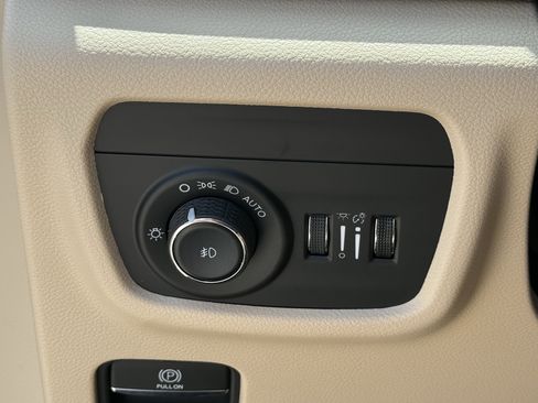 Used 2023 Jeep Grand Cherokee Limited RWD image 26
