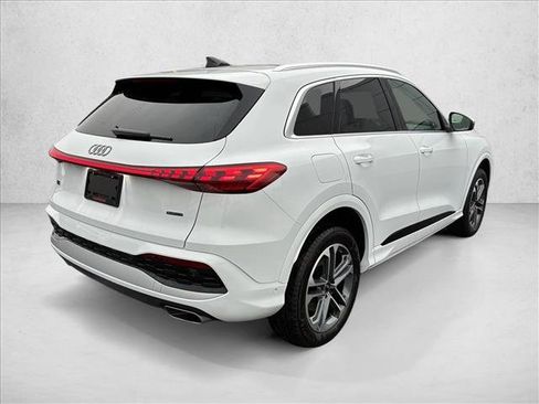 Used 2025 Audi Q5 Premium w/ Convenience Package AWD/4WD image 5