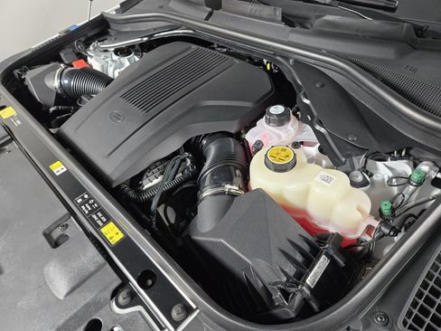 Used 2025 Land Rover Range Rover Sport Dynamic SE image 23