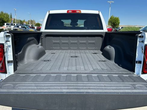 New 2026 RAM 2500 Big Horn AWD/4WD image 14