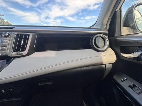 Used 2017 Toyota RAV4 XLE w/ Carpet Mat Package AWD/4WD image 15