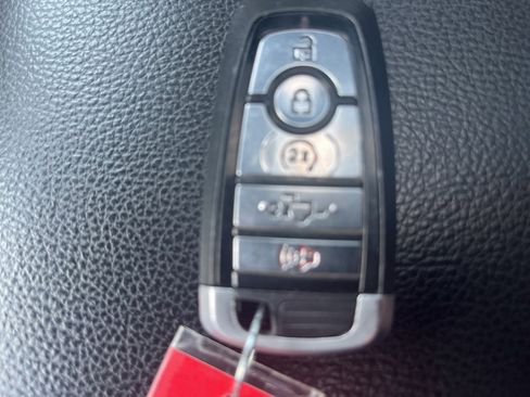 Used 2015 Ford F150 XLT image 29