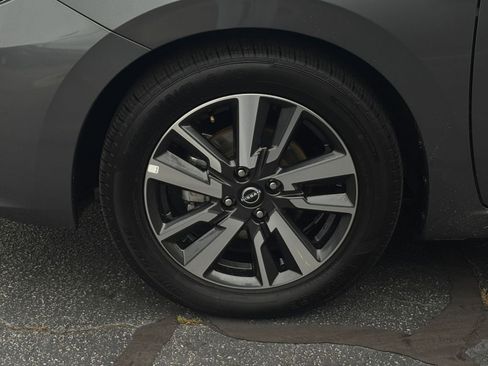 Used 2025 Nissan Versa SV FWD image 34