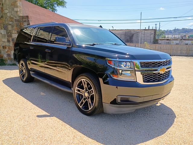 Used 2015 Chevrolet Suburban LT RWD image 2