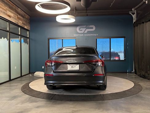 Used 2022 Honda Civic EX image 4