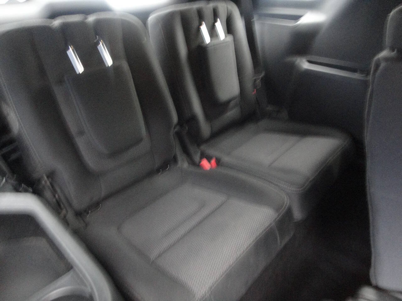 Used 2019 Ford Explorer XLT w/ Equipment Group 201A FWD image 17