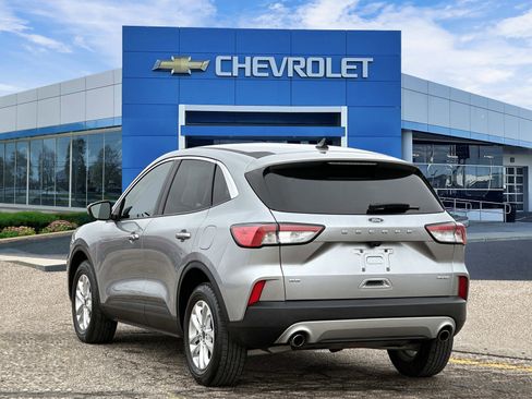 Used 2021 Ford Escape SE w/ Convenience Package image 3