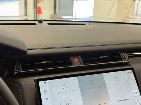 Used 2026 Land Rover Range Rover Velar Dynamic SE image 29