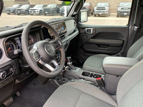 Used 2024 Jeep Wrangler Unlimited Sahara w/ Safety Group AWD/4WD image 16