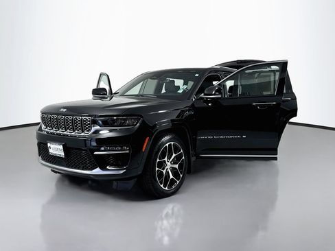 Used 2023 Jeep Grand Cherokee Summit AWD/4WD image 29