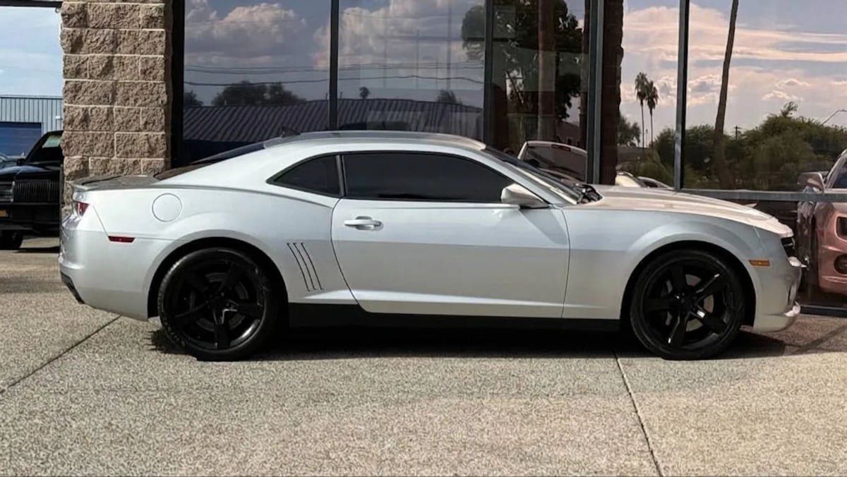Used 2011 Chevrolet Camaro SS RWD image 13