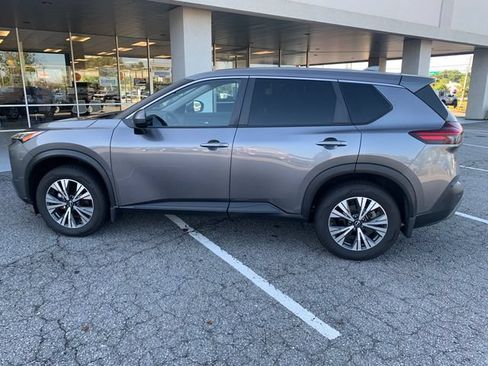 Used 2023 Nissan Rogue SV FWD image 8