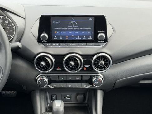 Used 2025 Nissan Sentra S image 5