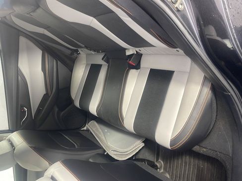 Used 2019 Subaru Crosstrek 2.0i Limited w/ Moonroof Package w/Navigation AWD/4WD image 11
