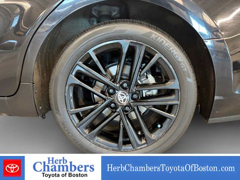 Used 2025 Toyota Camry SE w/ Convenience Package AWD/4WD image 9