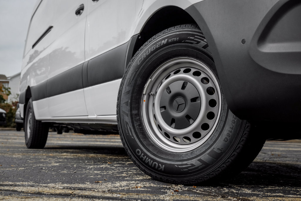 New 2025 Mercedes-Benz eSprinter 170 Cargo image 8