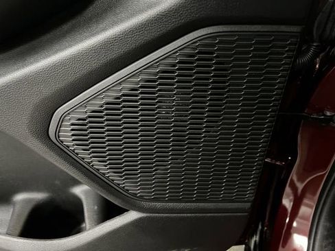 Used 2024 Jeep Grand Cherokee Limited w/ Black Appearance Package image 24