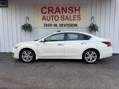 Used 2015 Nissan Altima 3.5 SL FWD image 6