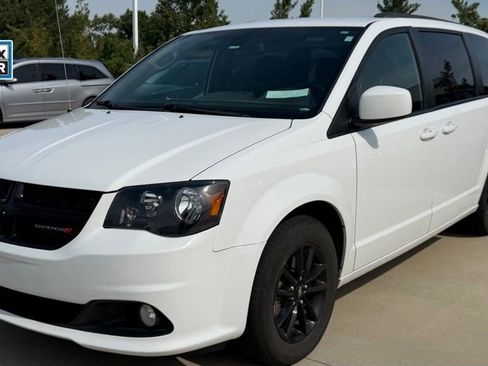 Used 2020 Dodge Grand Caravan SE FWD image 1