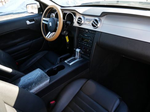 Used 2006 Ford Mustang GT image 10