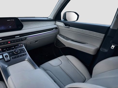 Used 2025 Hyundai Palisade Calligraphy FWD image 19