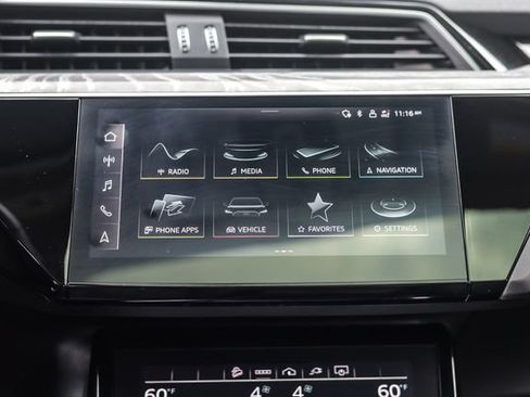 Used 2022 Audi e-tron Premium Plus AWD/4WD image 45