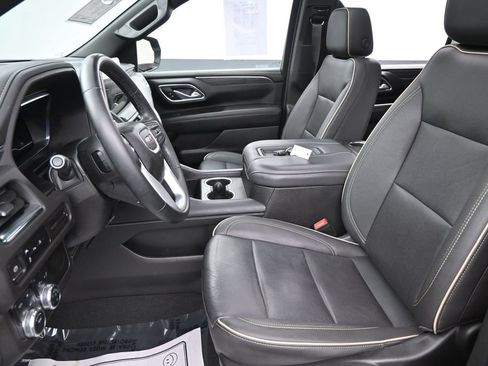 Used 2023 GMC Yukon XL SLT AWD/4WD image 28