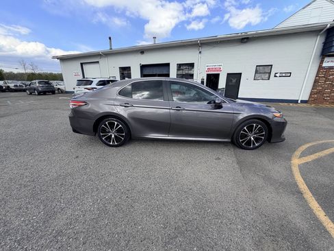 Used 2021 Toyota Camry LE image 17