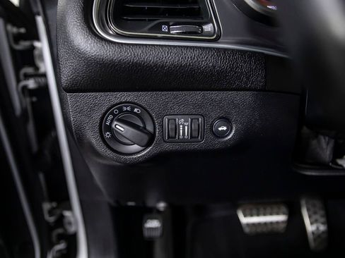 Used 2019 Dodge Challenger SRT Hellcat image 30