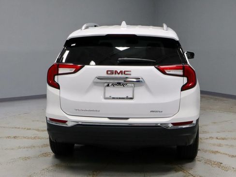 Used 2024 GMC Terrain SLT AWD/4WD image 10