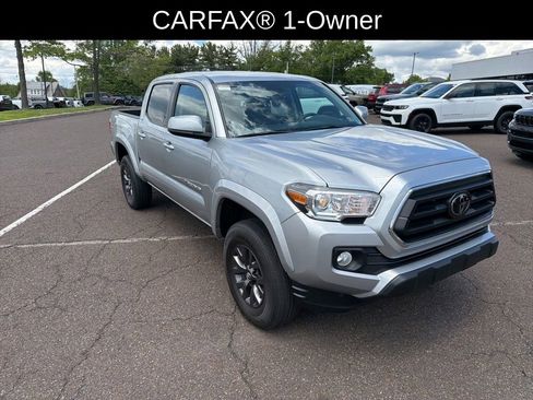 Used 2023 Toyota Tacoma SR5 RWD image 2