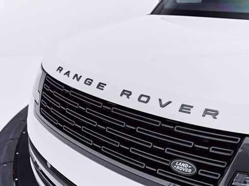 Used 2025 Land Rover Range Rover SE AWD/4WD image 19