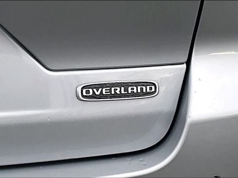 Used 2024 Jeep Grand Cherokee Overland AWD/4WD image 7