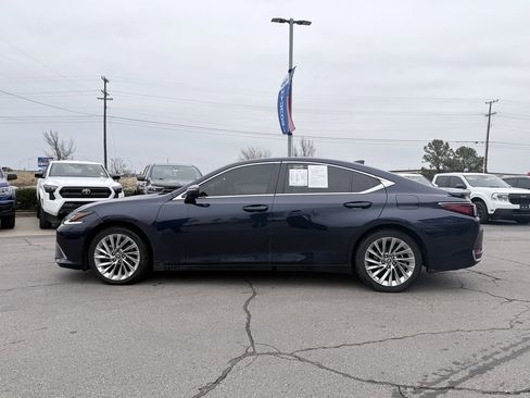 Used 2023 Lexus ES 300h w/ Luxury Package image 4