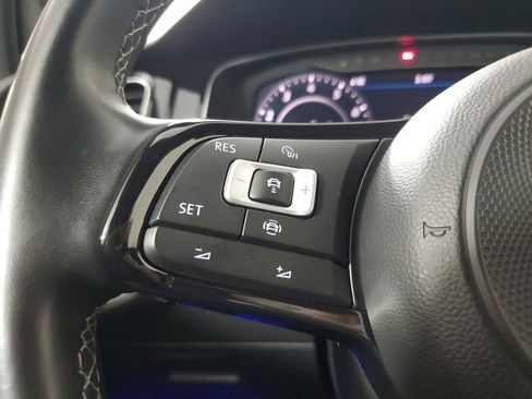 Used 2019 Volkswagen Golf R 4-Door image 23